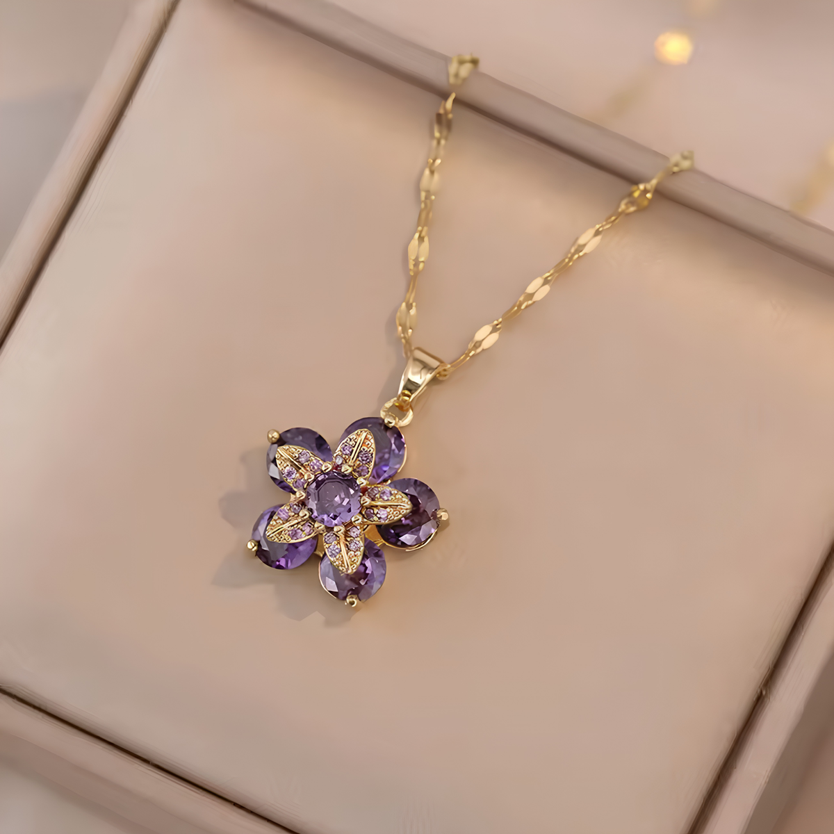 Luxury Spinning Zircon Flower Necklace