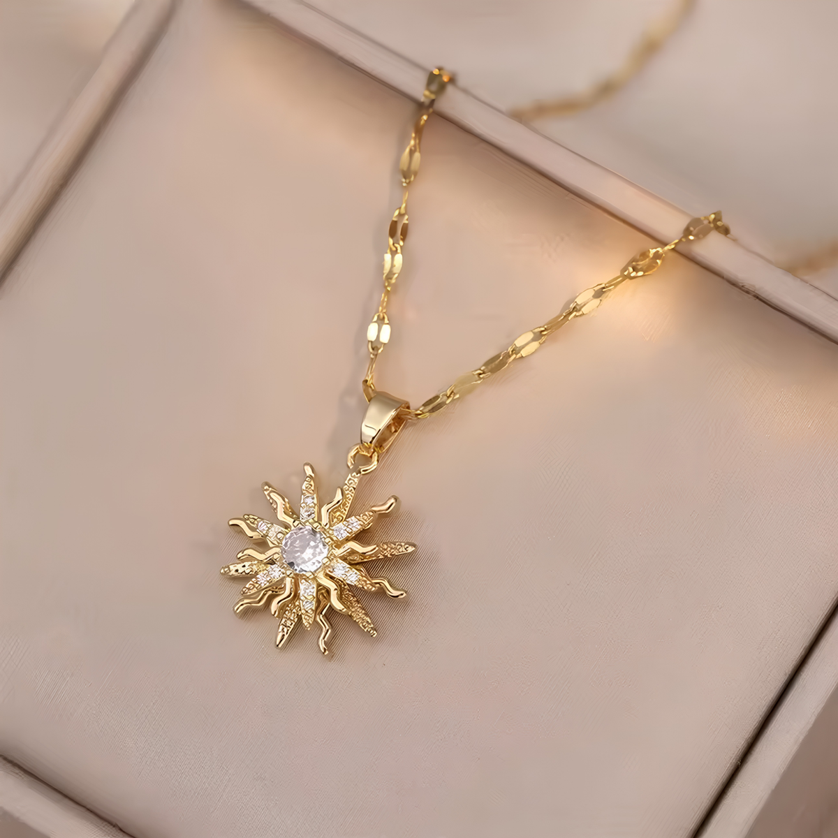 Luxury Spinning Zircon Flower Necklace